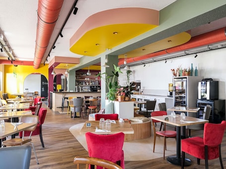 Lunch and dinner served . greet Hotel Massieux Lyon Nord