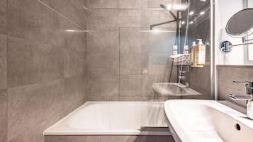 Room, 2 Twin Beds (Pop room) | Premium bedding, desk, soundproofing, free WiFi