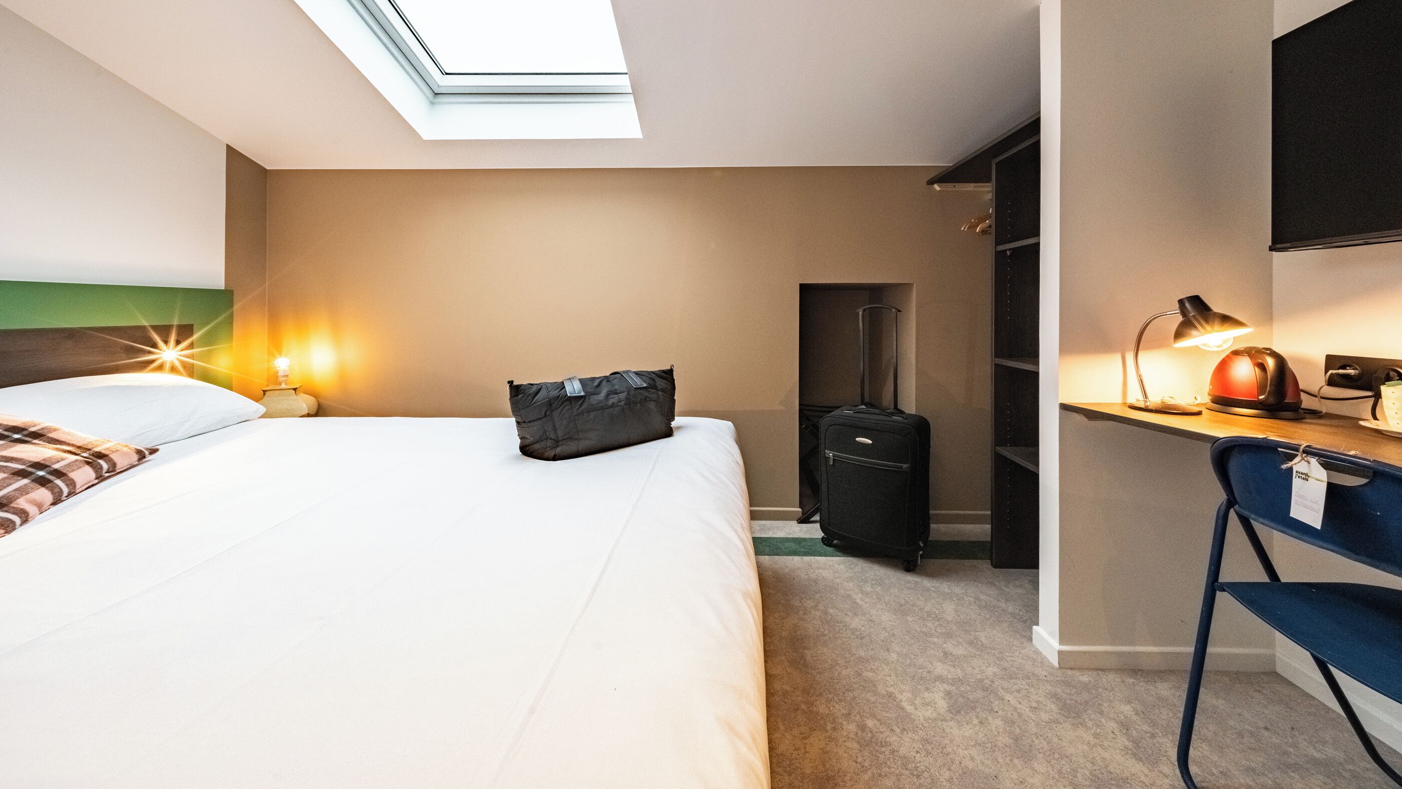 room, 1 double bed (little pop) | premium bedding, desk, soundproofing, free wifi