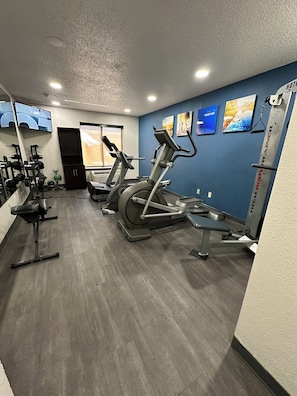 Gym - Comfort Inn Dallas Park Central (Dallas)