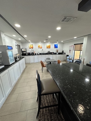 Free daily continental breakfast