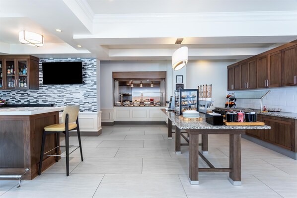 Desayuno a la carta todos los días (con cargo)