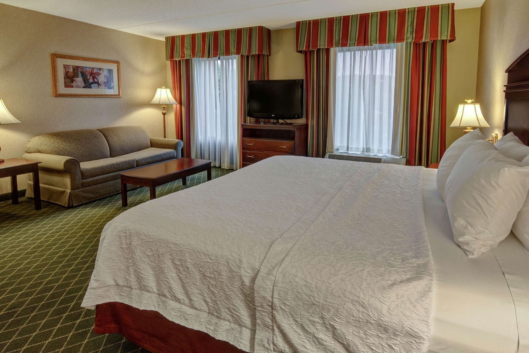 Premium bedding, pillowtop beds, desk, laptop workspace