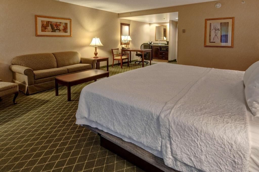 Premium bedding, pillowtop beds, desk, laptop workspace