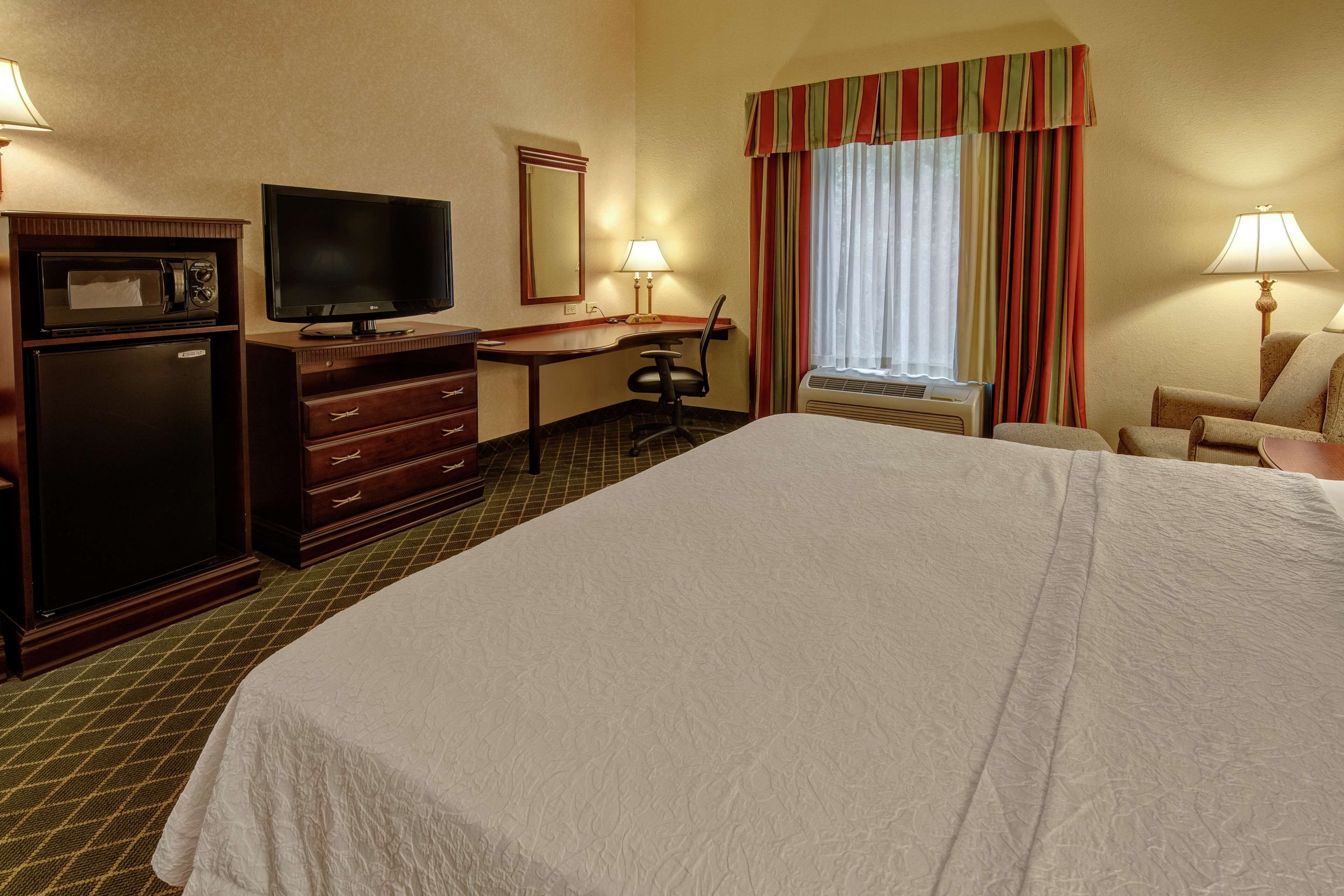 room, 1 king bed, accessible (roll-in shower) | premium bedding, pillow-top beds, desk, laptop workspace