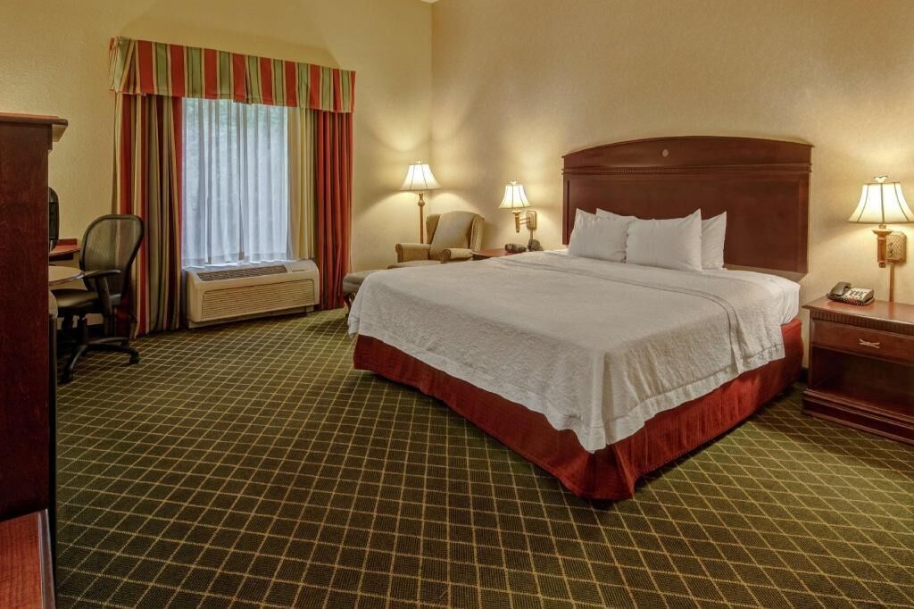 Premium bedding, pillowtop beds, desk, laptop workspace