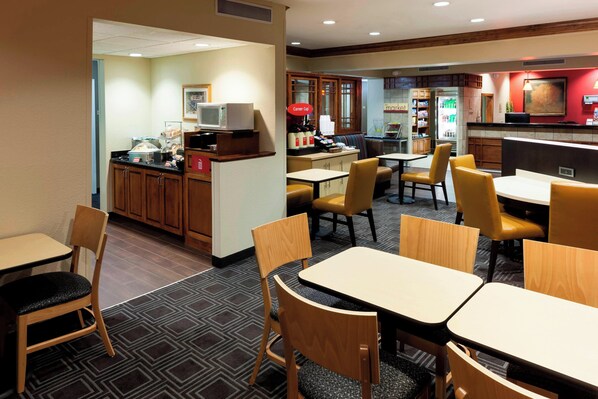 Free continental breakfast 