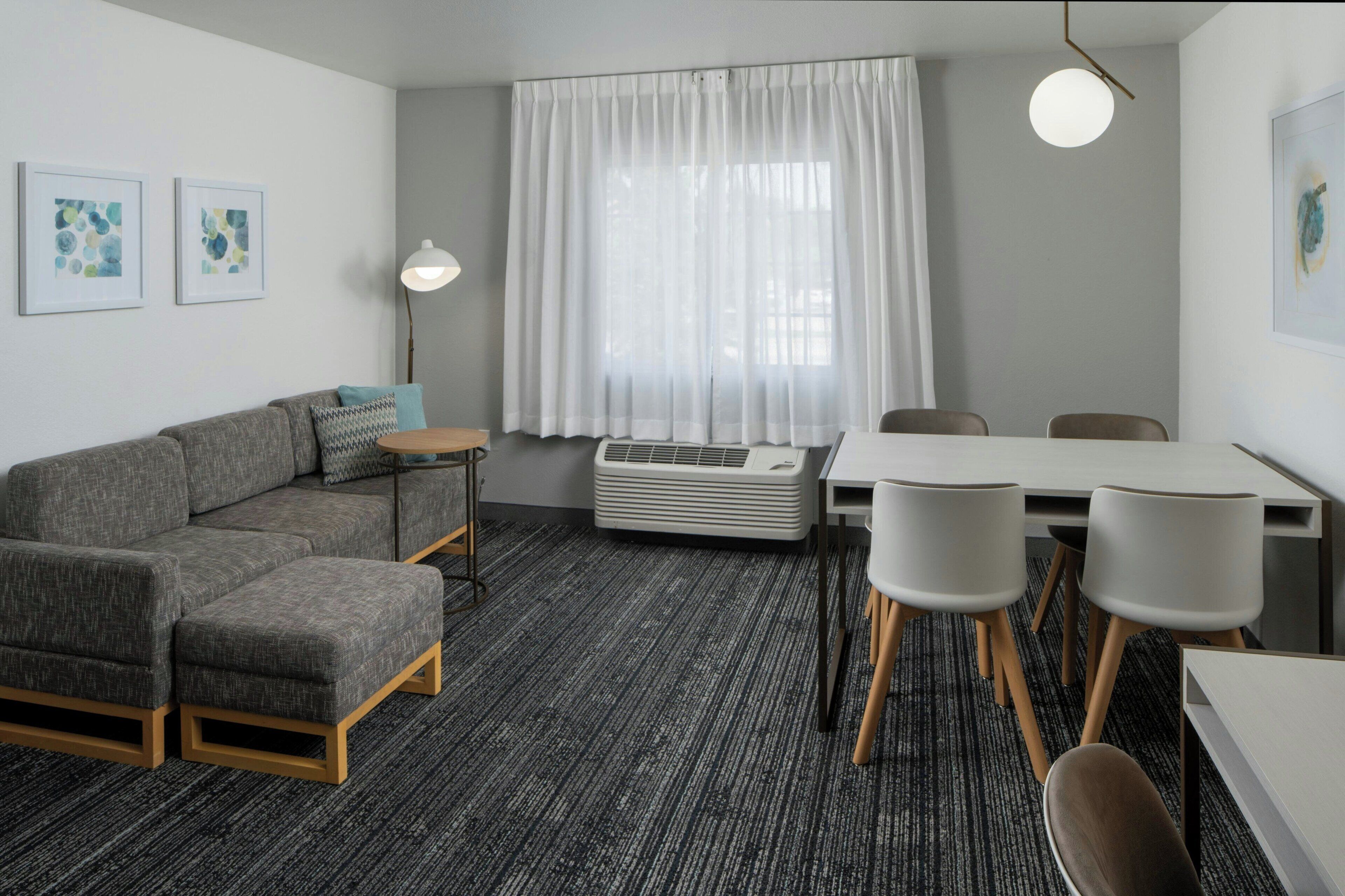 Suite, 1 Schlafzimmer | Schreibtisch, Bügeleisen/Bügelbrett, kostenlose Babybetten