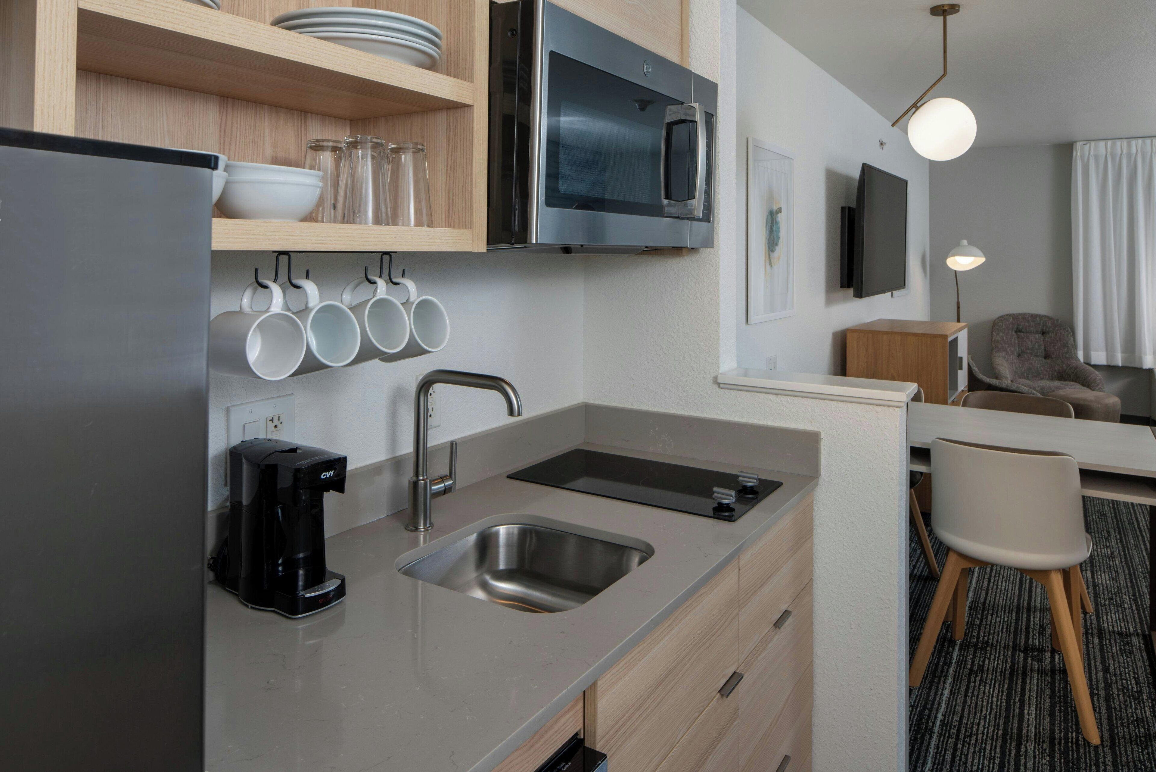 Suite, 1 kamar tidur | Meja kerja, setrika/meja setrika, dan tempat tidur bayi gratis