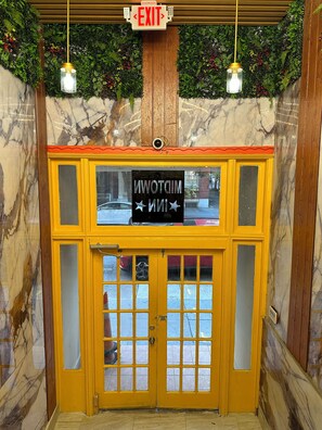 Front of property - The Mt. Vernon Inn (Baltimore)