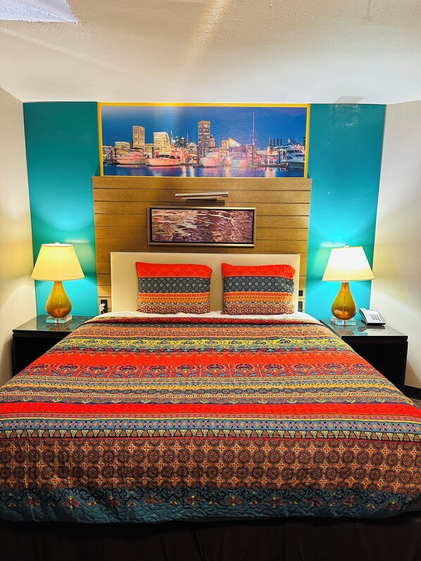 Economy Room, 1 King Bed | Pillowtop beds, desk, laptop workspace, soundproofing - The Mt. Vernon Inn (Baltimore)