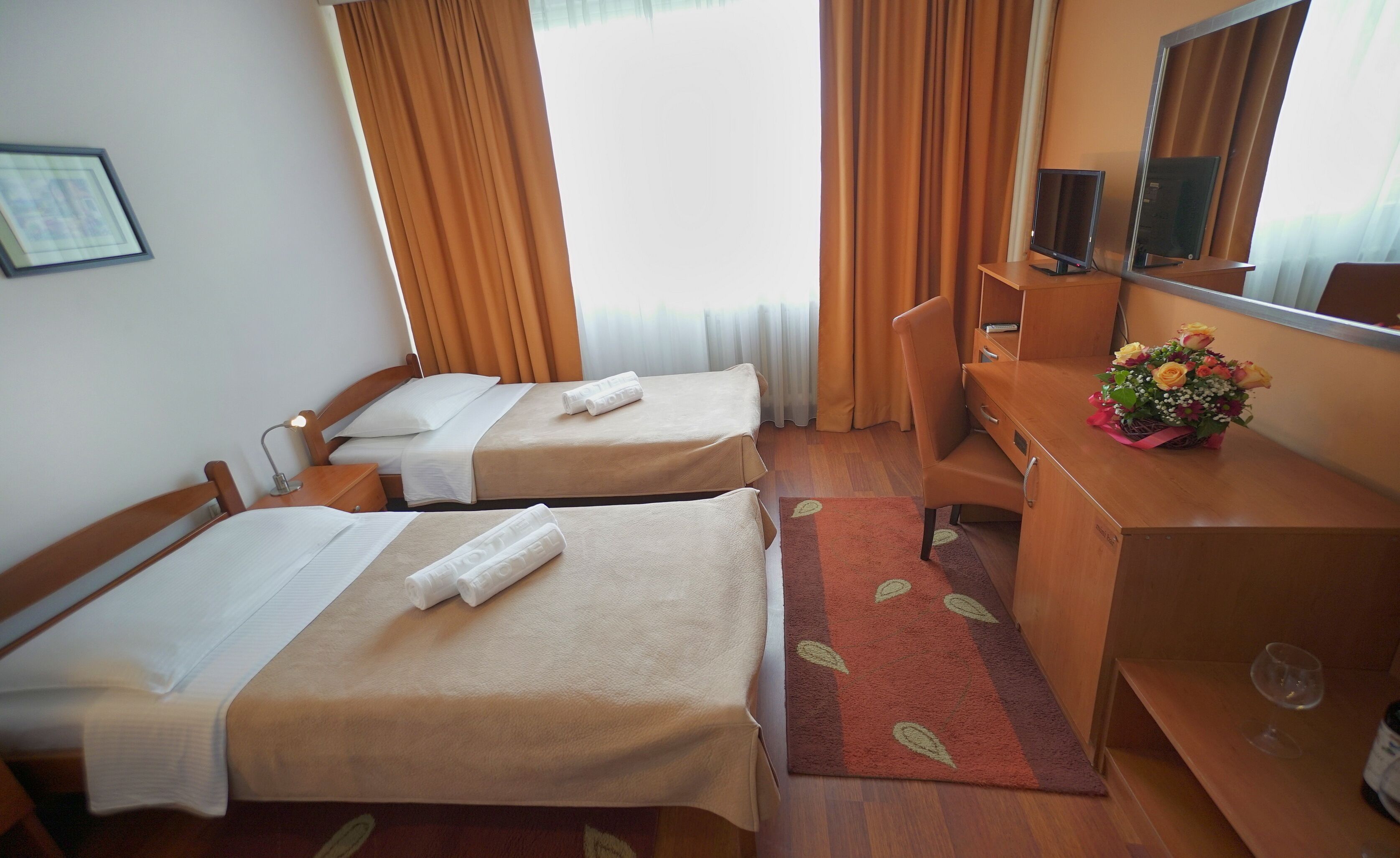 Foto - Hotel Srbija-FREE PARKING