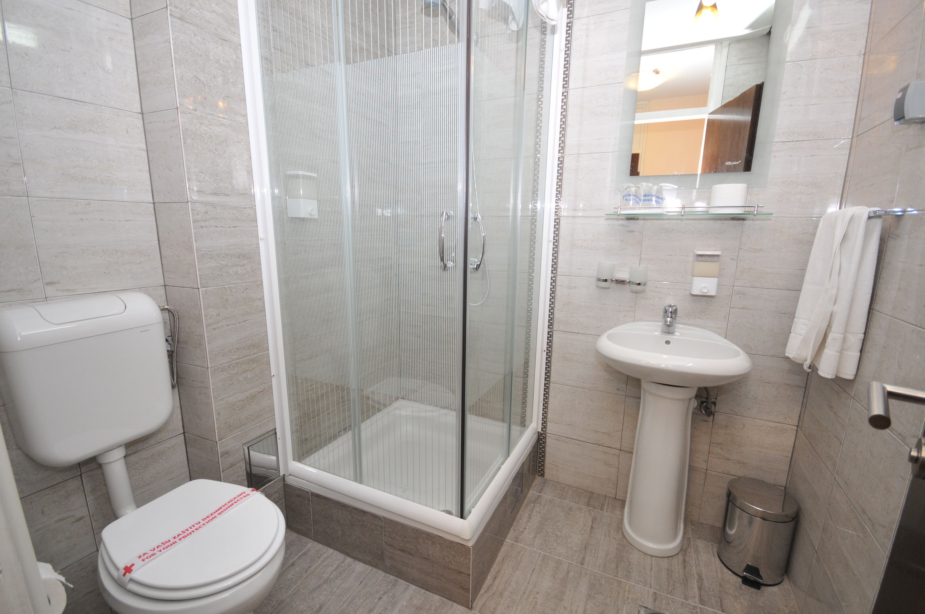 Foto - Hotel Srbija-FREE PARKING