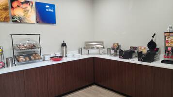 Free daily continental breakfast