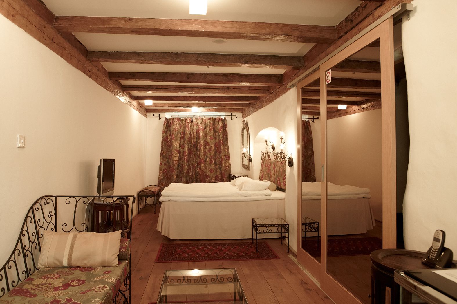 in-room safe, desk, iron/ironing board, free wifi