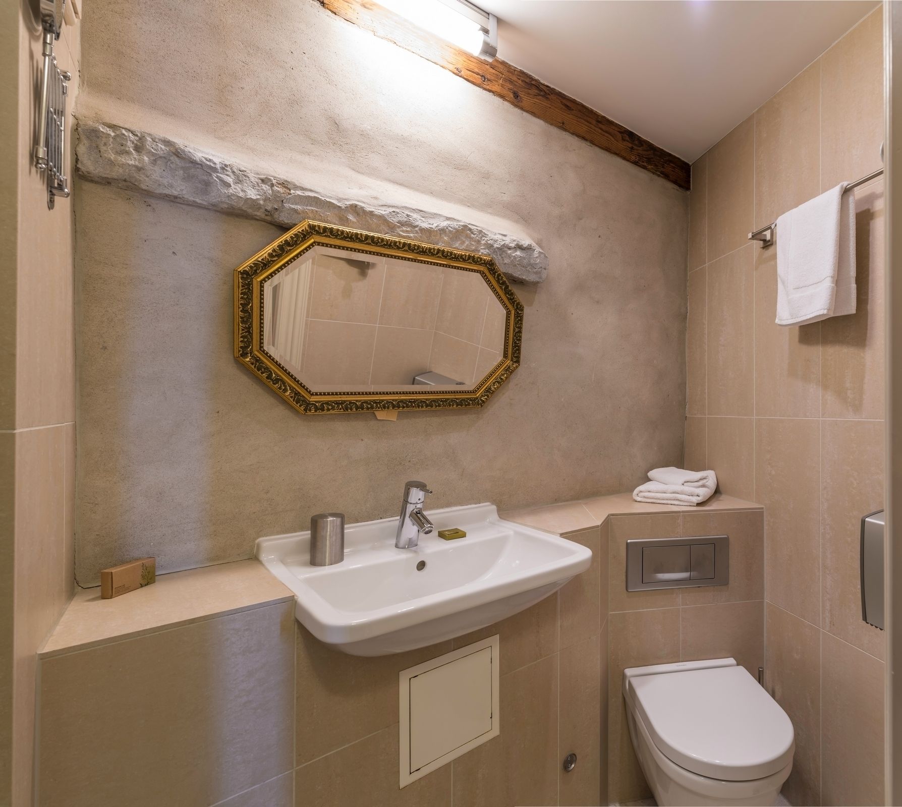 Photo - CRU Hotel