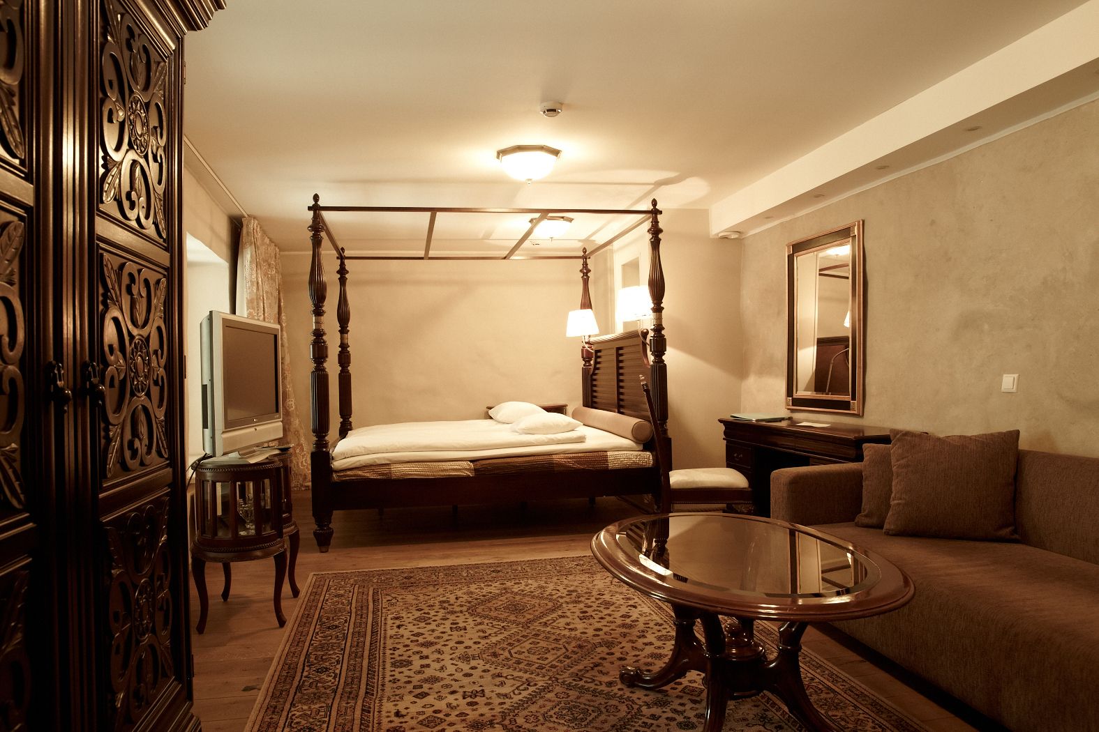 in-room safe, desk, iron/ironing board, free wifi