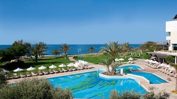 Indoor pool, 3 outdoor pools, pool umbrellas, pool loungers