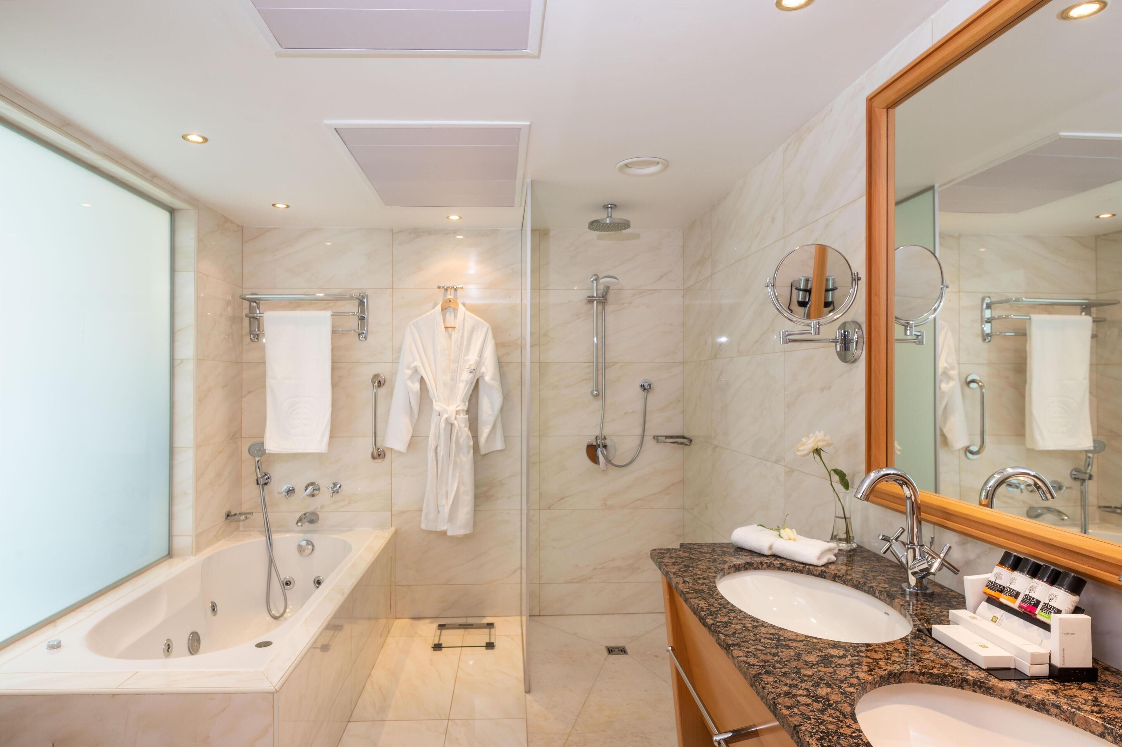 Foto - Constantinou Bros Athena Royal Beach Hotel