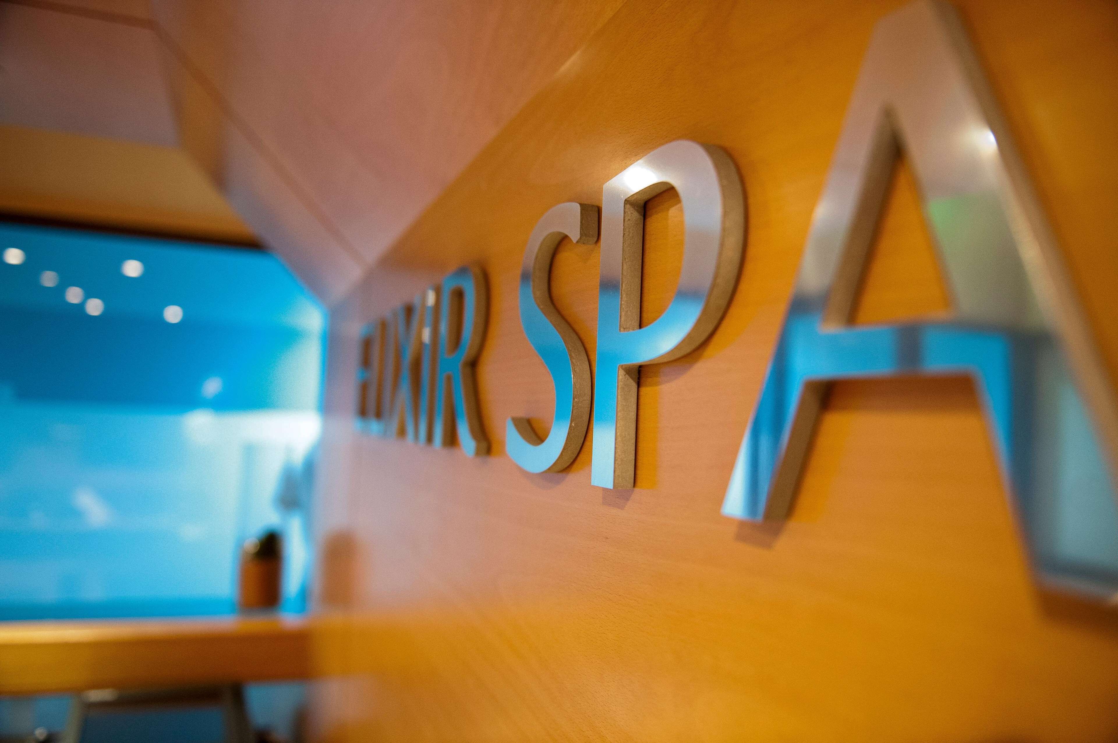 couples treatment room(s), sauna, steam room, body treatments