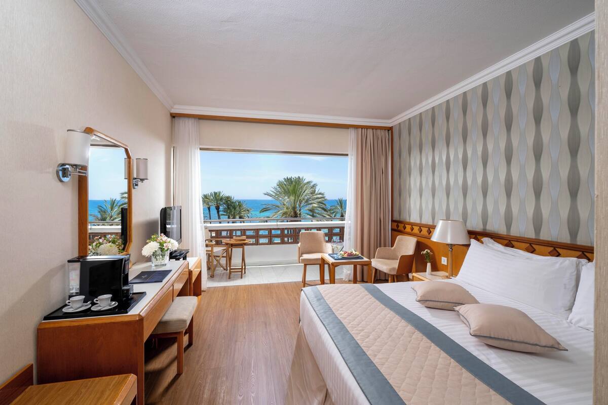 Superior Room Front Sea View