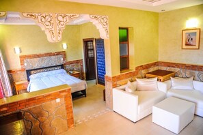 Junior Suite | Free cribs/infant beds, free WiFi, bed sheets, wheelchair access