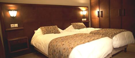 Double Room | Free cots/infant beds, free WiFi, bed sheets, wheelchair access