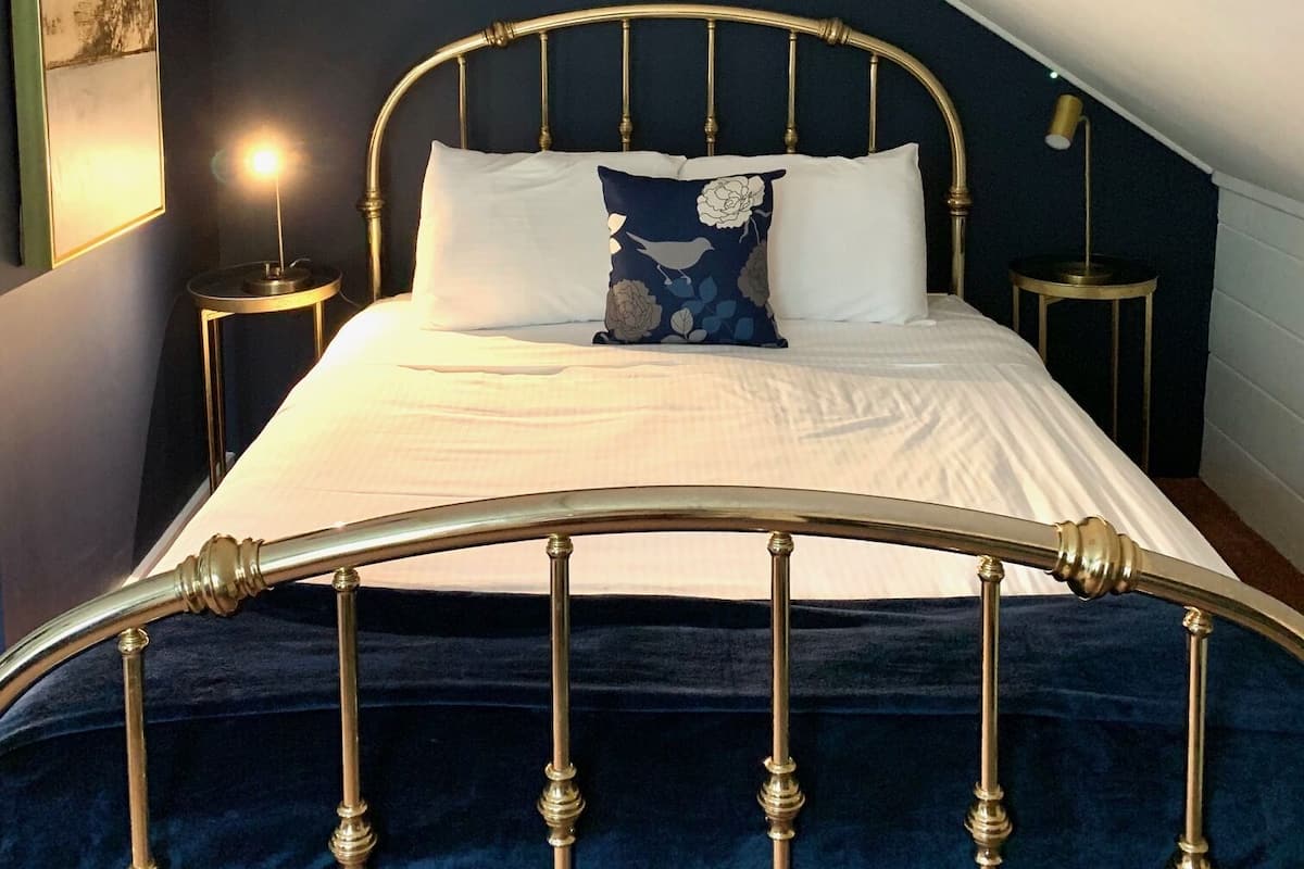 Standard Room, 1 Queen Bed (Second Floor - Room 4) | WiFi (free), individually decorated, individually furnished, bed sheets