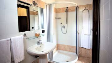 Standard Double or Twin Room | Bathroom | Shower, free toiletries, bidet, towels