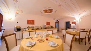 Tägliches inbegriffenes Frühstücksbuffet