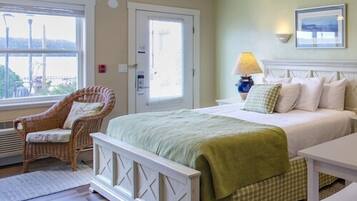 Honeymoon Studio, 1 King Bed, Fireplace