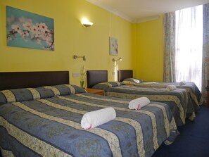 Iron/ironing board, free WiFi - Pacific Hotel (London)