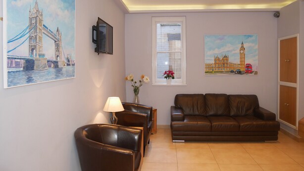 Lobby lounge - Pacific Hotel (London)