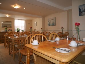 Restaurant - Pacific Hotel (London)