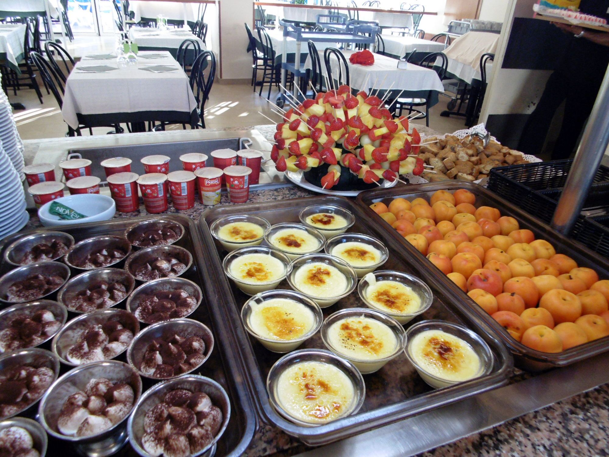 아침 식사, 점심 식사 및 저녁 식사 제공