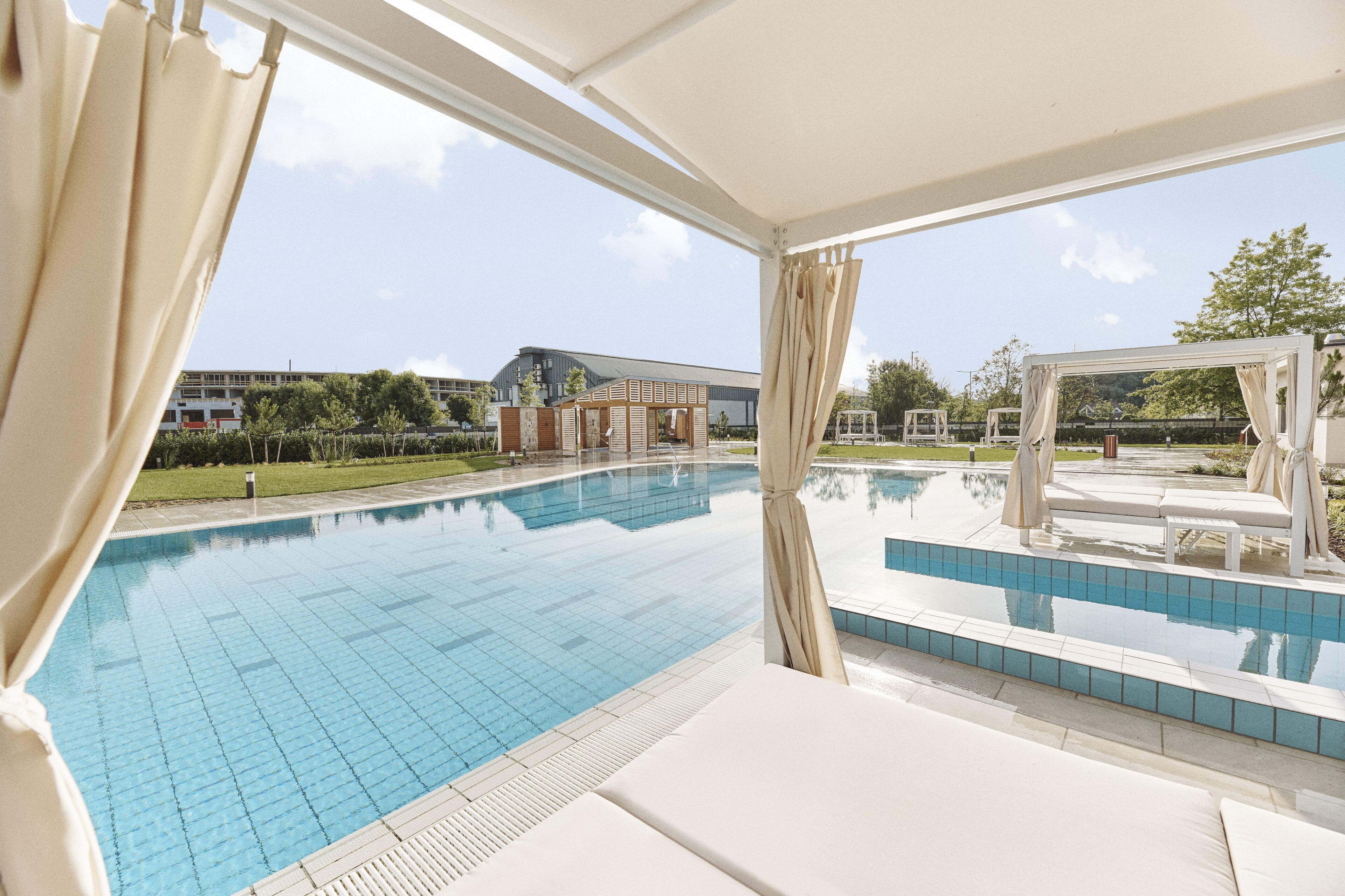 4 indoor pools, 2 outdoor pools, pool cabanas (surcharge)