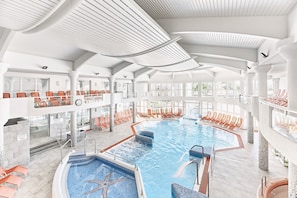 4 piscinas cubiertas, 2 piscinas al aire libre