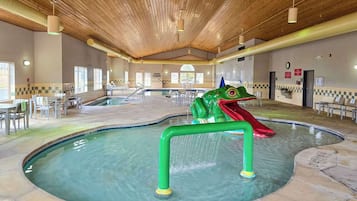 Indoor pool, sun loungers