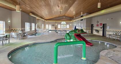 Country Inn & Suites by Radisson, Green Bay East, WI