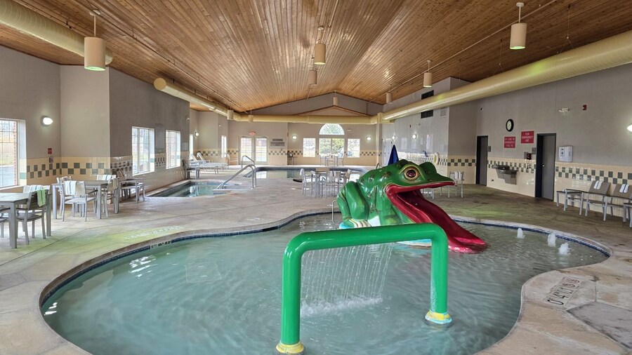 Country Inn & Suites by Radisson, Green Bay East, WI
