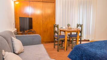 In-room safe, iron/ironing board, cribs/infant beds, WiFi