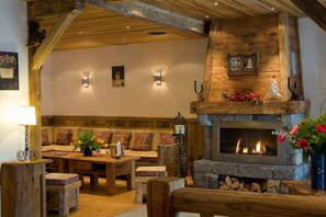 Fireplace - Hôtel La Croix Saint Maurice (Le Grand-Bornand)