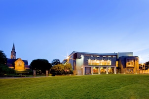 Fachada de la propiedad