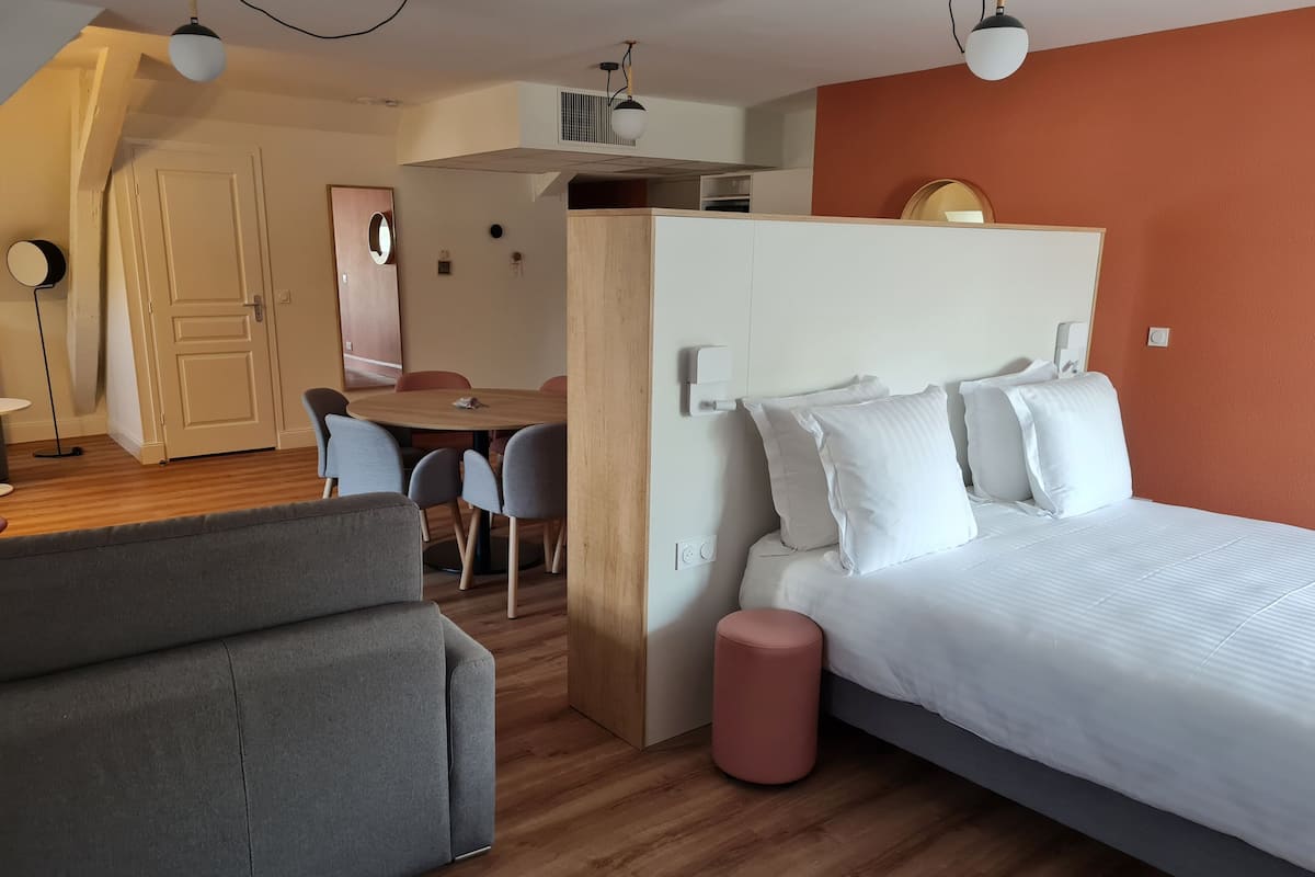 Familie appartement | 1 slaapkamer, luxe beddengoed, een kluis op de kamer, geluiddichte muren