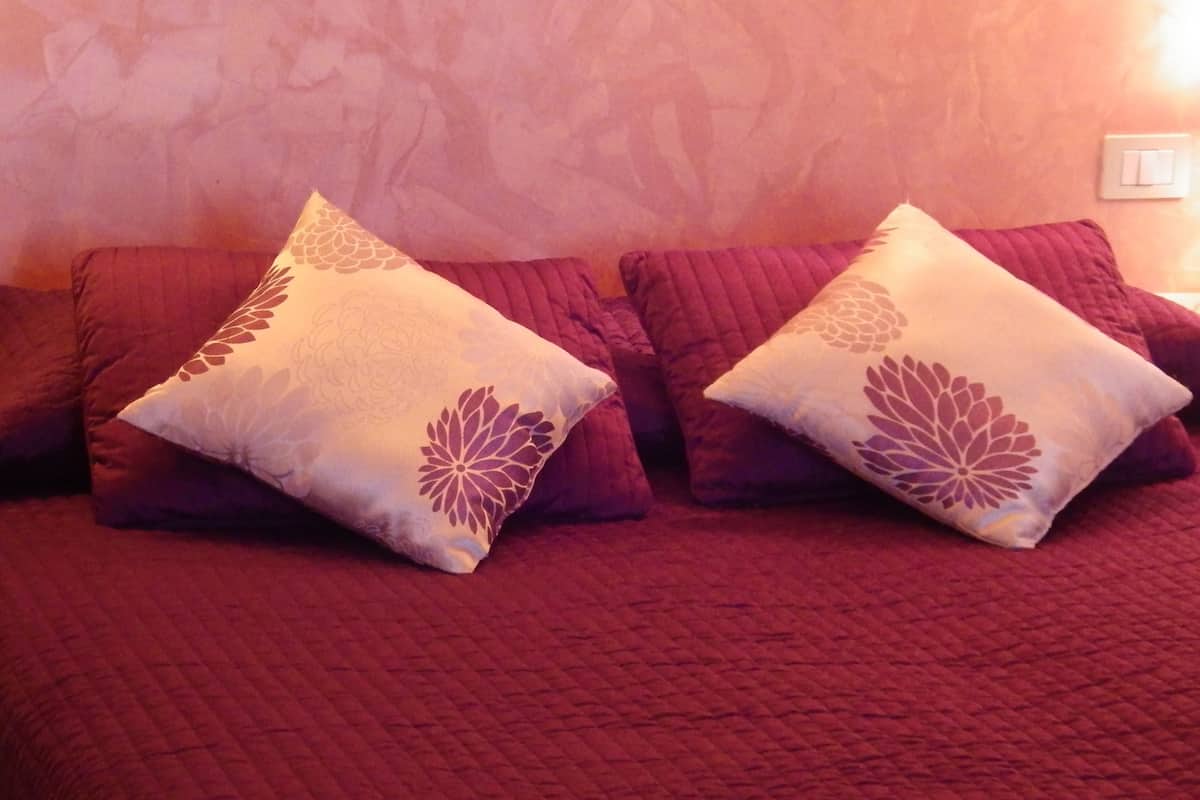 standard villa, 1 double or 2 single beds | minibar, in-room safe, desk, free wifi