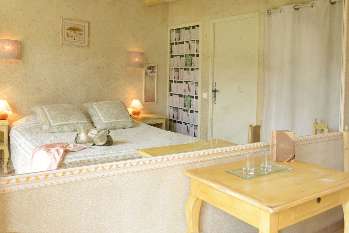 double room, 1 queen bed, terrace | minibar, in-room safe, desk, free wifi