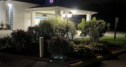 Motel 6 Franklin, OH
