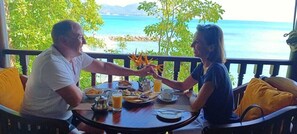 Déjeuner continental gratuit tous les jours