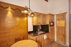 Communicating Rooms Studio | Private kitchenette