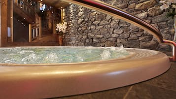 Baño turco o hammam, masajes deportivos, reflexología y masajes